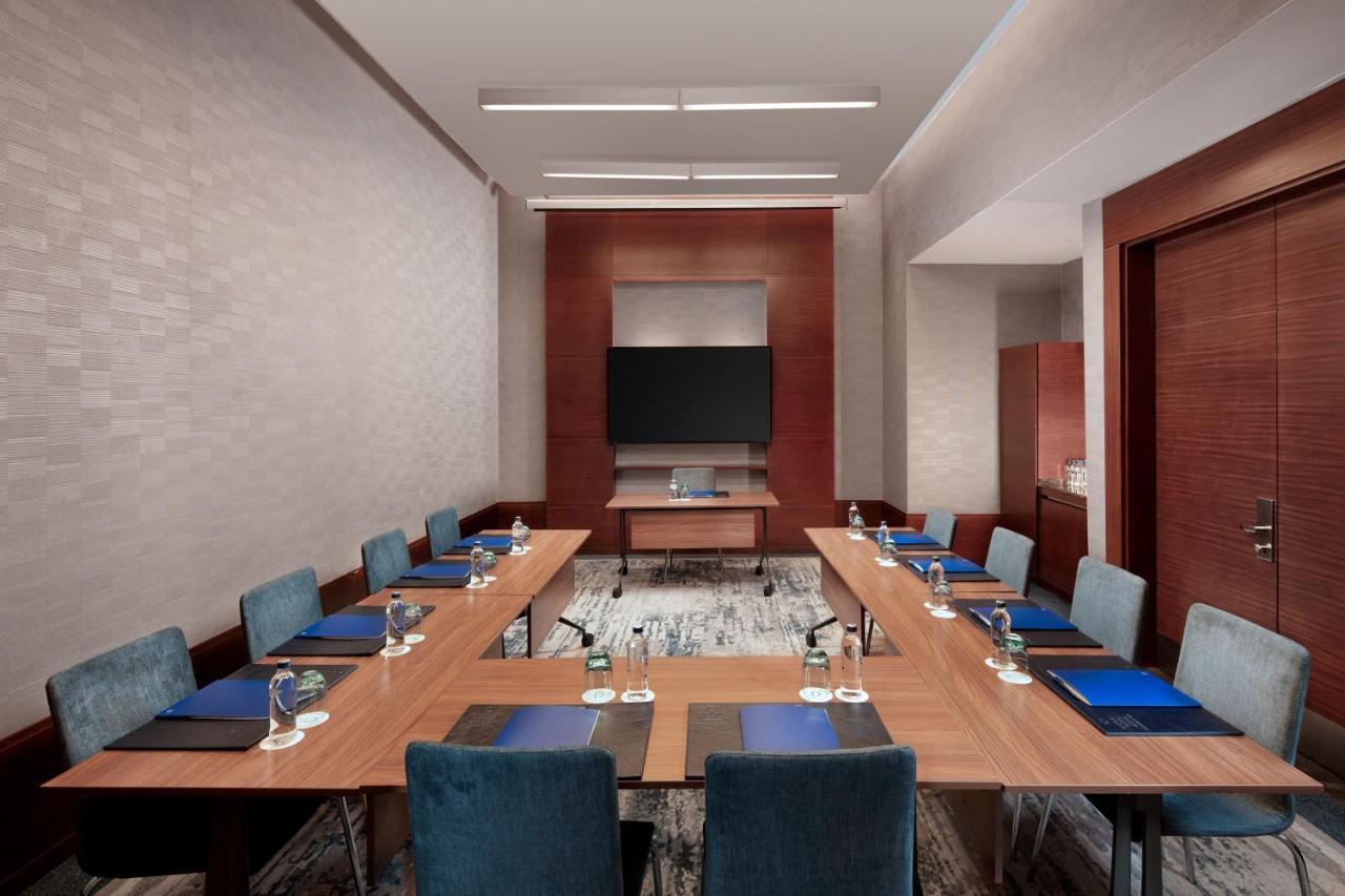 Delta Hotels By Marriott Istanbul Levent ภายนอก รูปภาพ