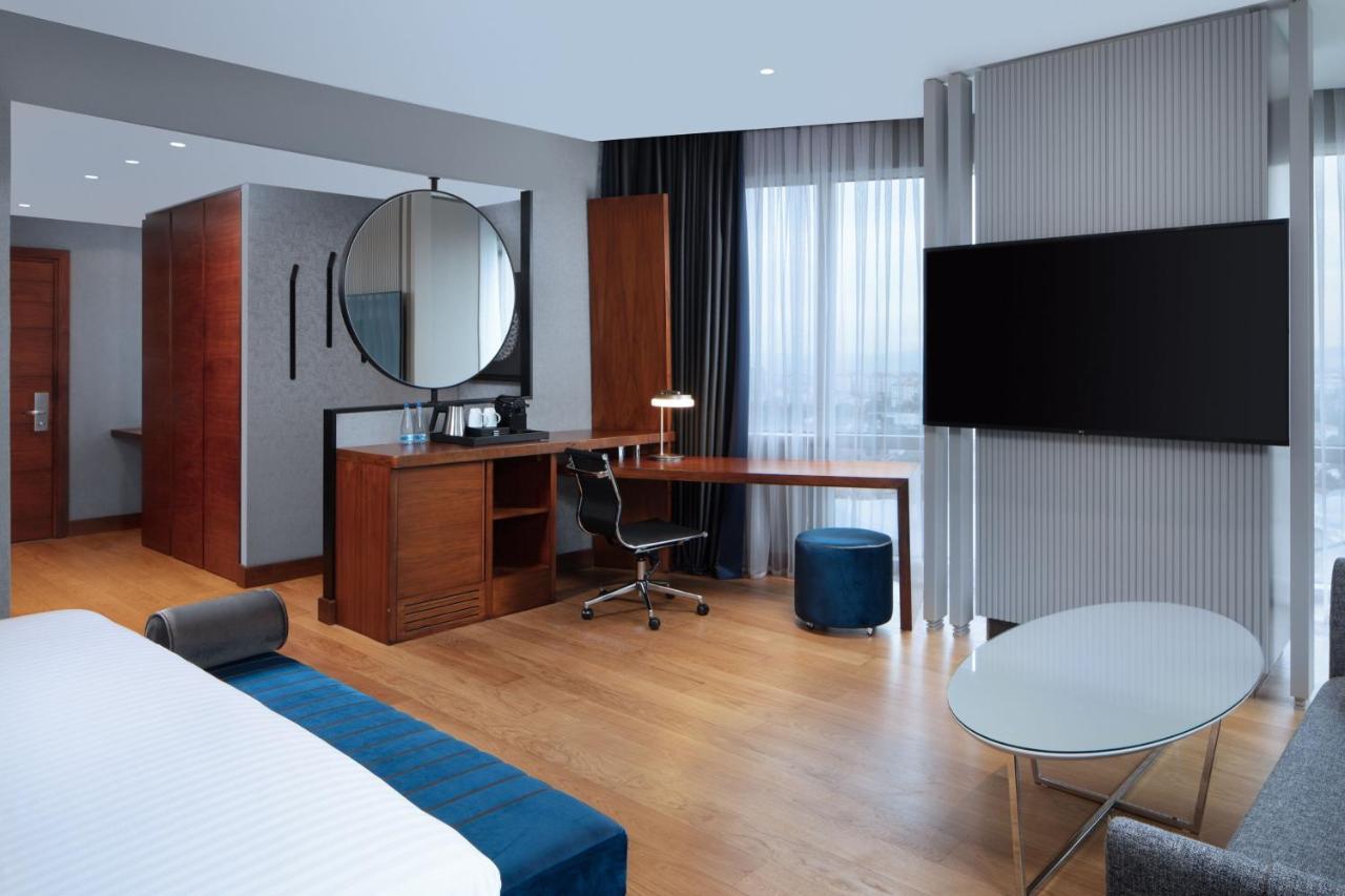 Delta Hotels By Marriott Istanbul Levent ภายนอก รูปภาพ