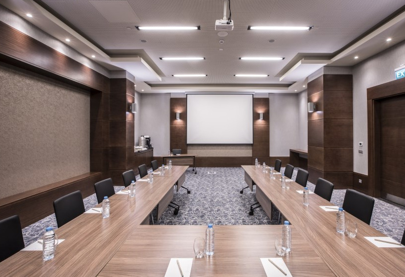 Delta Hotels By Marriott Istanbul Levent ภายนอก รูปภาพ