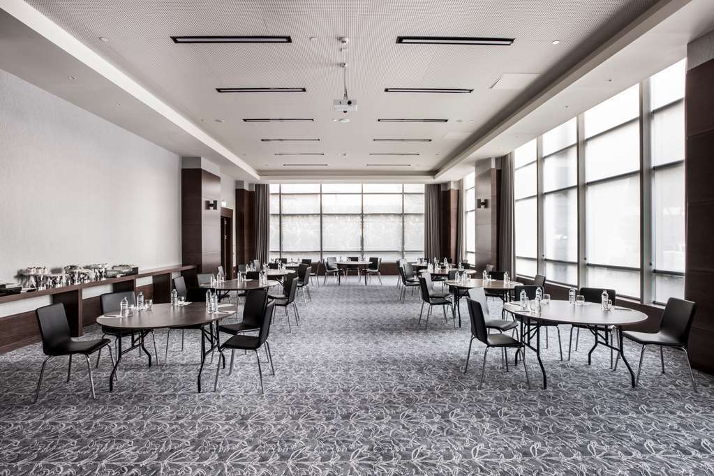 Delta Hotels By Marriott Istanbul Levent ภายนอก รูปภาพ
