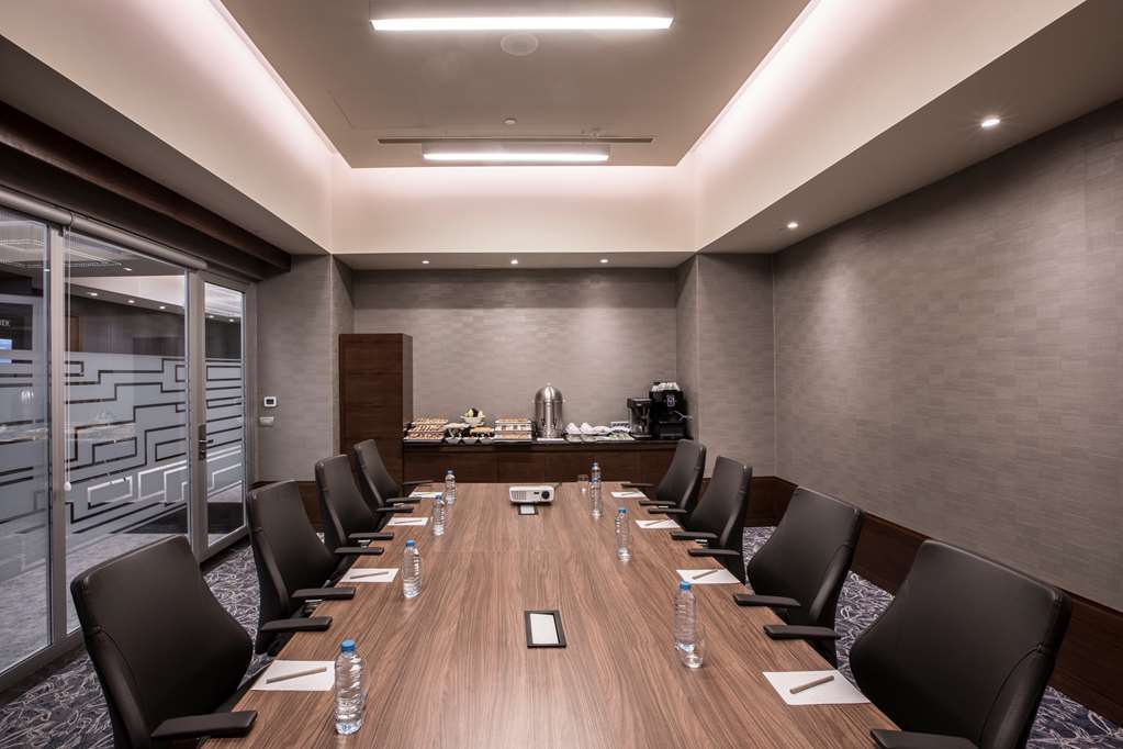 Delta Hotels By Marriott Istanbul Levent ภายนอก รูปภาพ